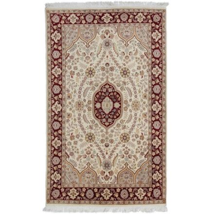 Iranian carpet Isfahan 140x228 handmade persian carpet